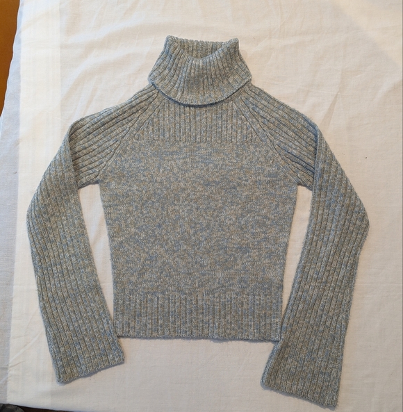 Cozy Y2K Turtleneck Sweater medium - Picture 3 of 7